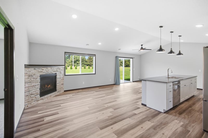 1554 Gray Fox Dr NE, Owatonna, MN 55060