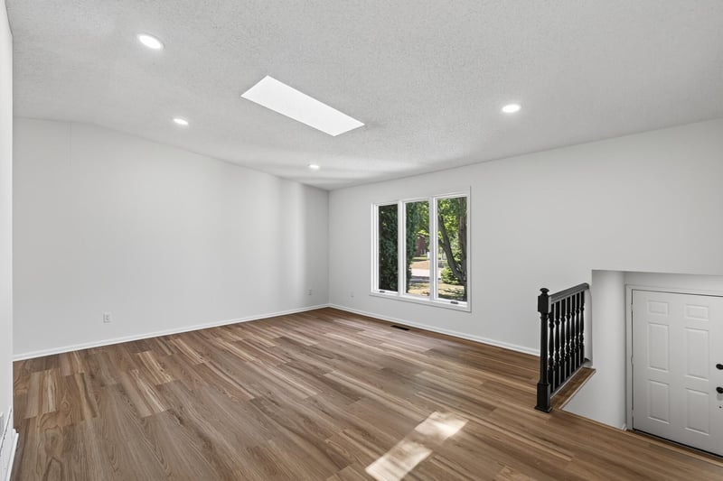17550 Illinois Ct, Lakeville, MN 55044