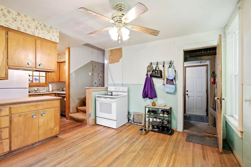 1028 S Cedar Ave, Owatonna, MN 55060
