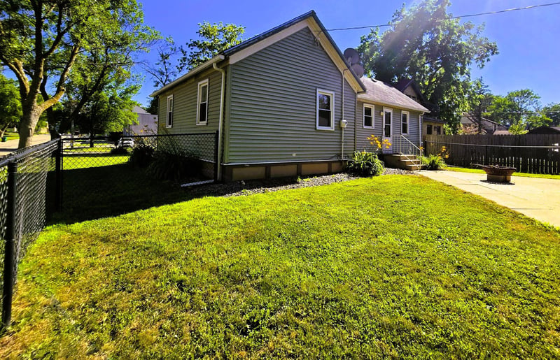116 2nd St NE, Plato, MN 55370