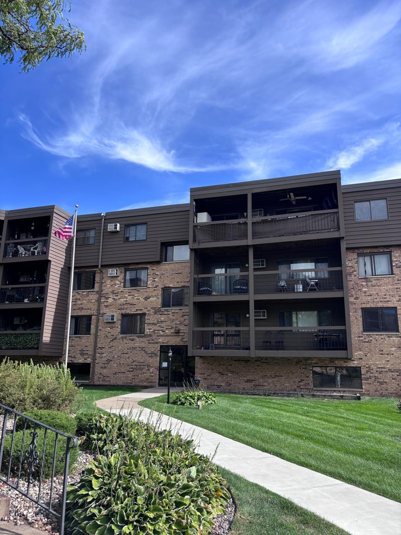 999 41st Ave NE #302, Columbia Heights, MN 55421