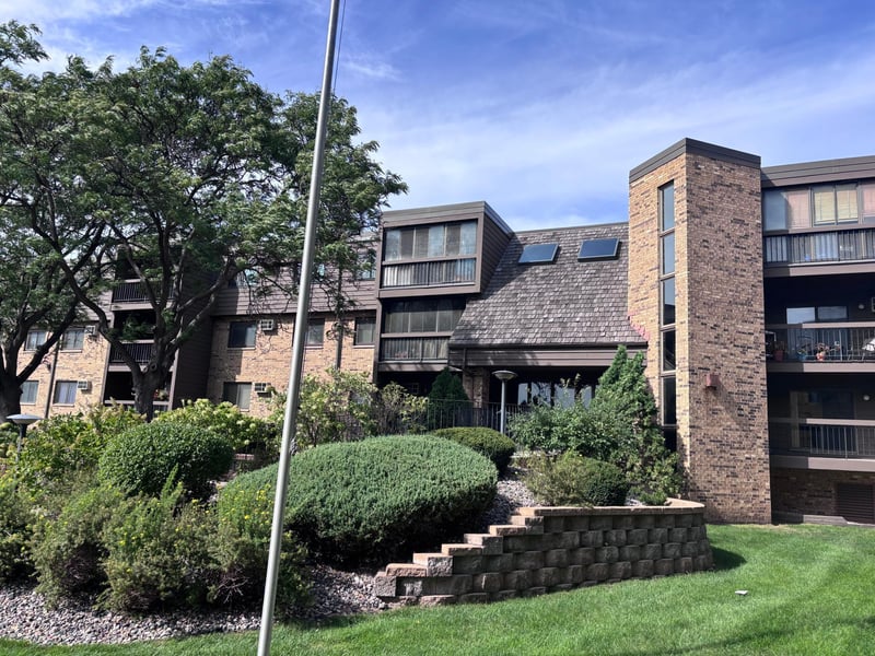 999 41st Ave NE #302, Columbia Heights, MN 55421