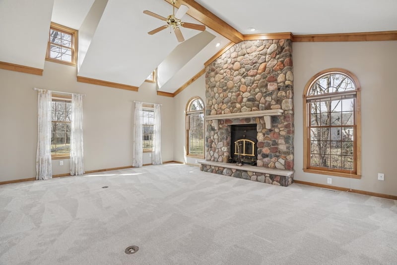 8781 Royal Ct NW, Anoka, MN 55303