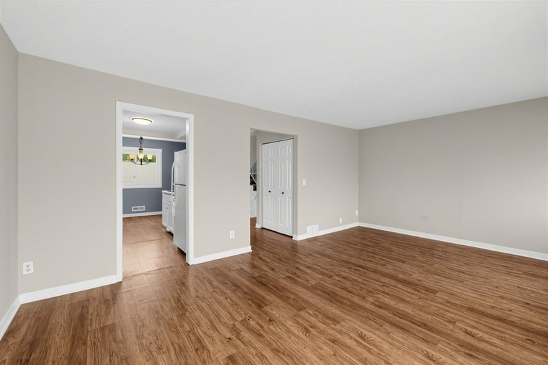 7509 Whitney Dr, Apple Valley, MN 55124