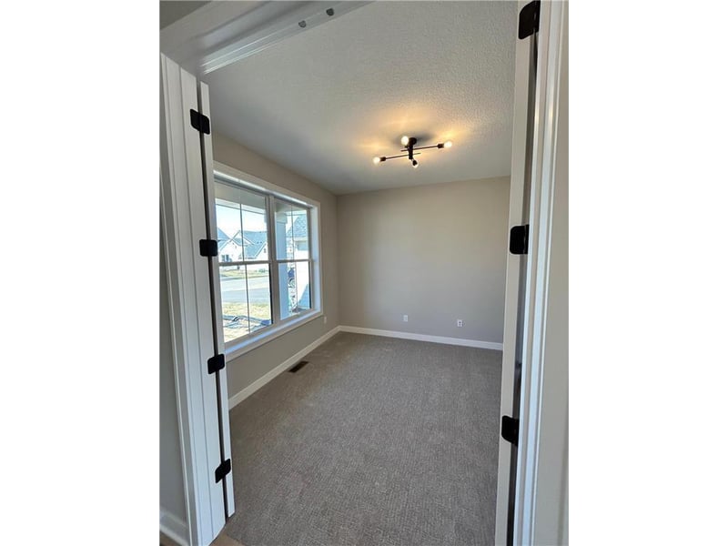4097 Arbor Dr, Woodbury, MN 55129
