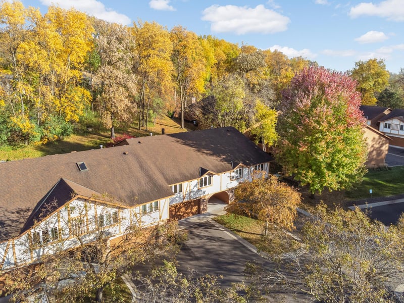 6913 Edenvale Blvd, Eden Prairie, MN 55346