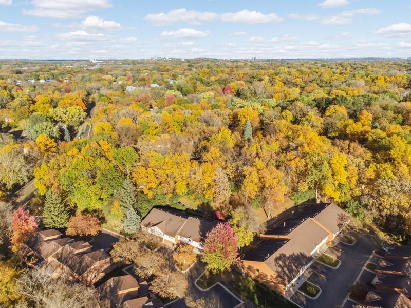 6913 Edenvale Blvd, Eden Prairie, MN 55346