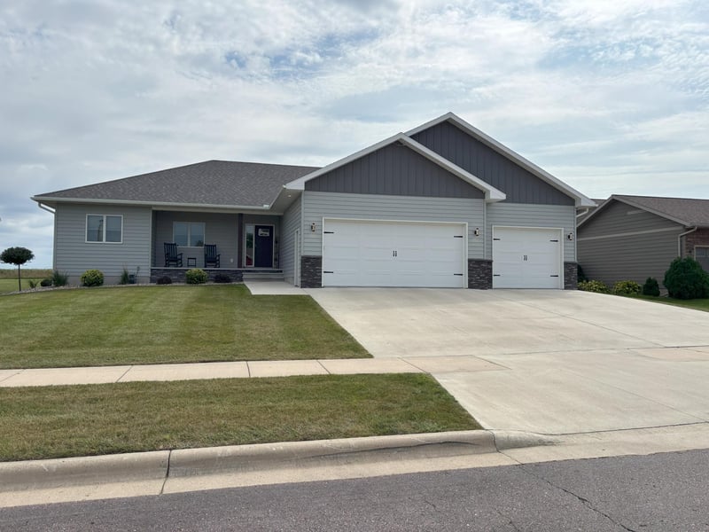 1145 Horatio St, Fairmont, MN 56031