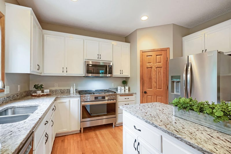 924 36th St W, Hastings, MN 55033