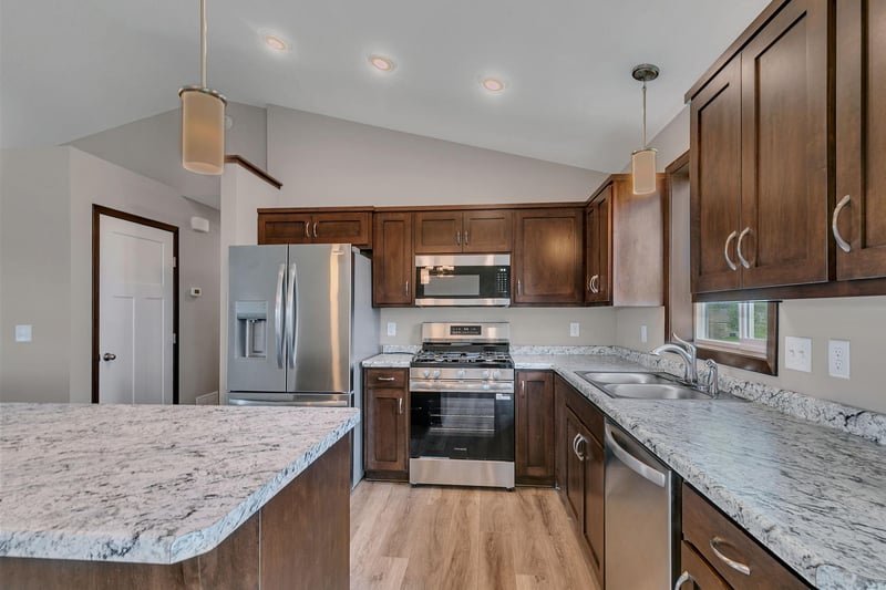 110 Woolgrass Way, Avon, MN 56310