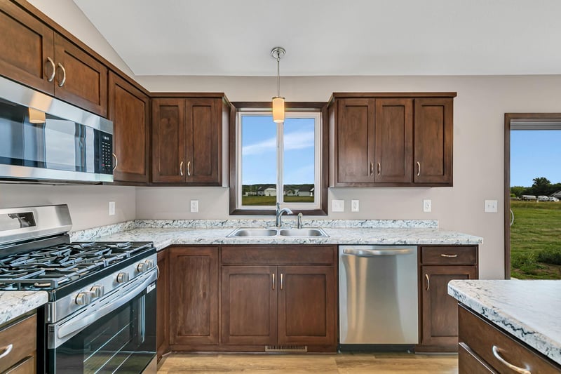 110 Woolgrass Way, Avon, MN 56310