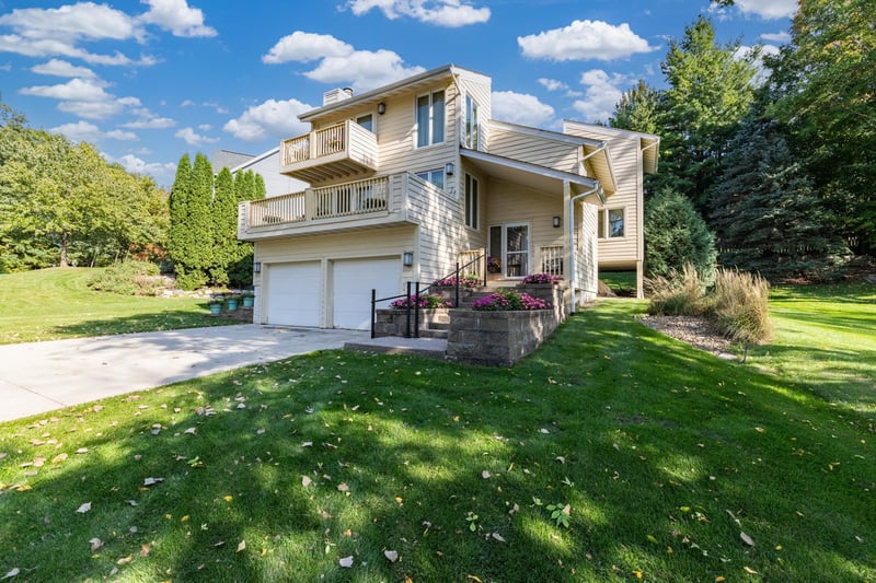 9409 Yukon Ave S, Bloomington, MN 55438