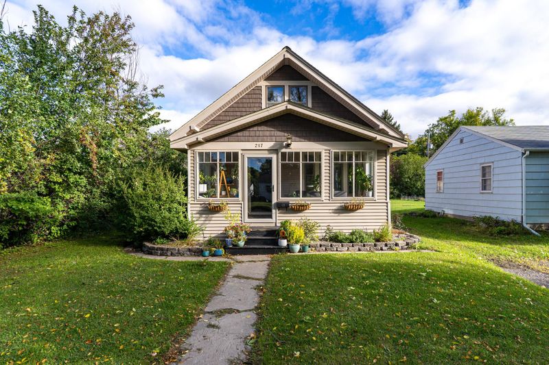 217 3rd Ave N, Crookston, MN 56716