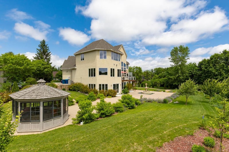 19115 Vogel Farm Trl, Eden Prairie, MN 55347