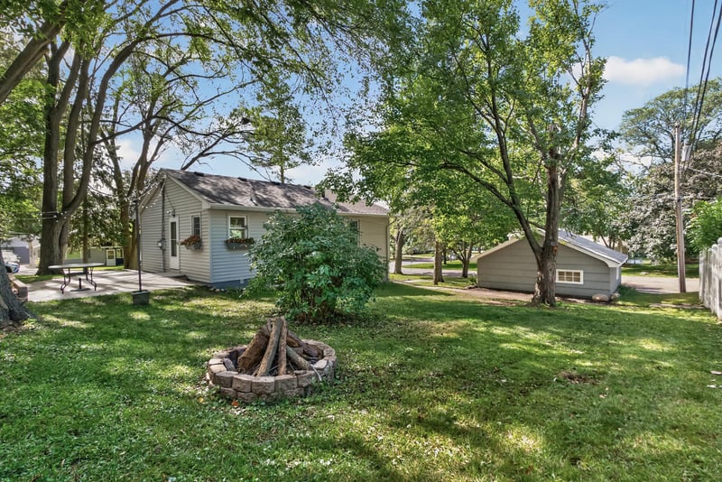 595 Kimball St NE, Fridley, MN 55432