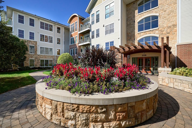 3110 N Chestnut St #211, Chaska, MN 55318