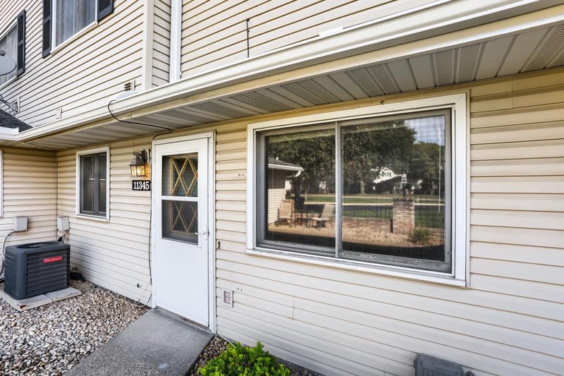 11345 Ibis St NW, Coon Rapids, MN 55433