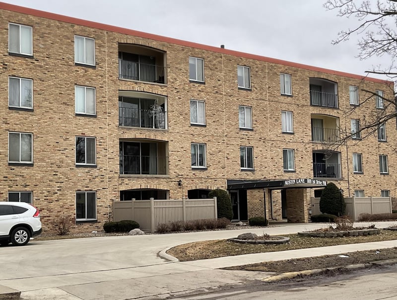 800 1st Dr NW #102, Austin, MN 55912
