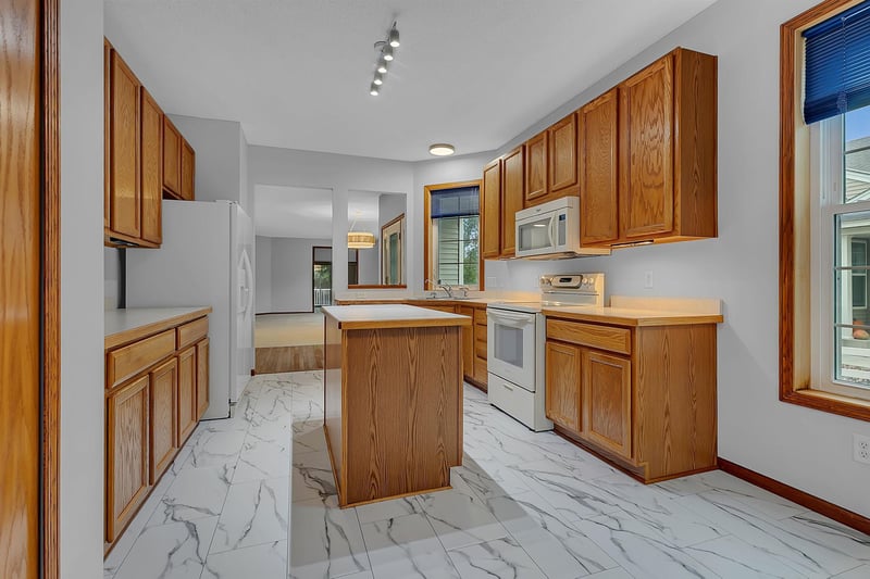 397 Campfire Curve, Chaska, MN 55318