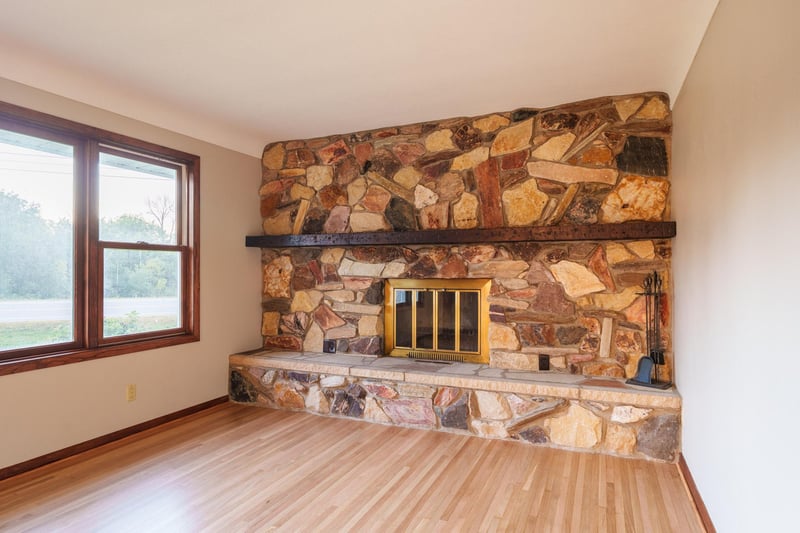 327 Pine Ave, Vermillion, MN 55085