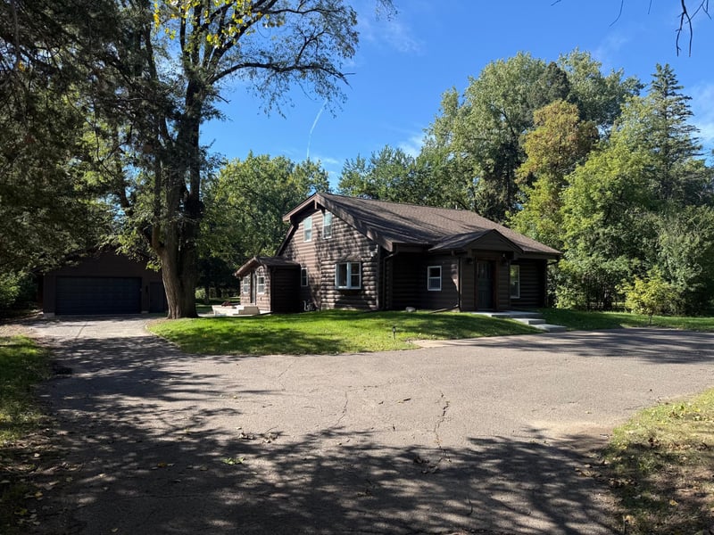 157 Ideal Ave N, Mahtomedi, MN 55115