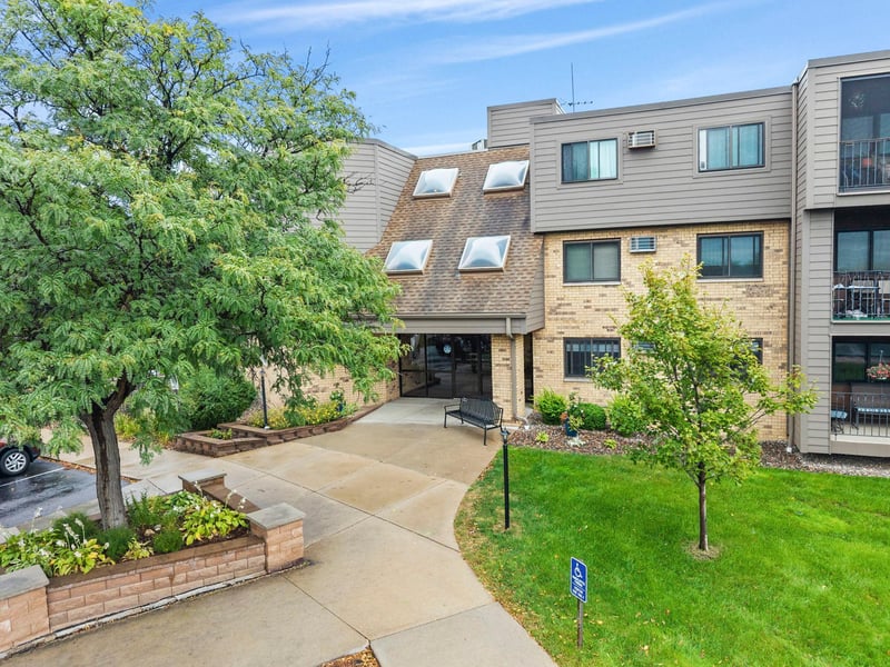 1000 41st Ave NE #315, Columbia Heights, MN 55421