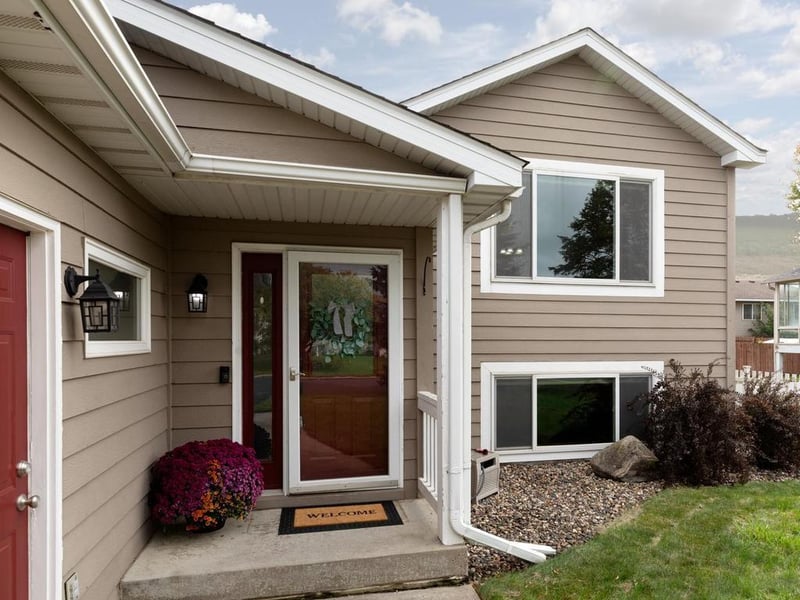 456 Braeburn Dr, Shakopee, MN 55379