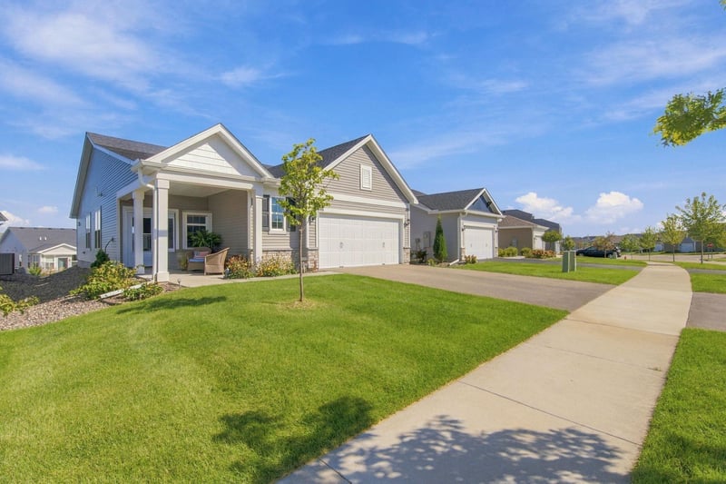 196 Liberty Heights Dr, Chaska, MN 55318