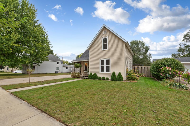 1221 Central Ave N, Faribault, MN 55021