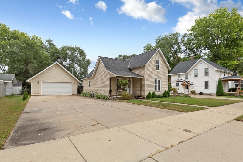 1221 Central Ave N, Faribault, MN 55021