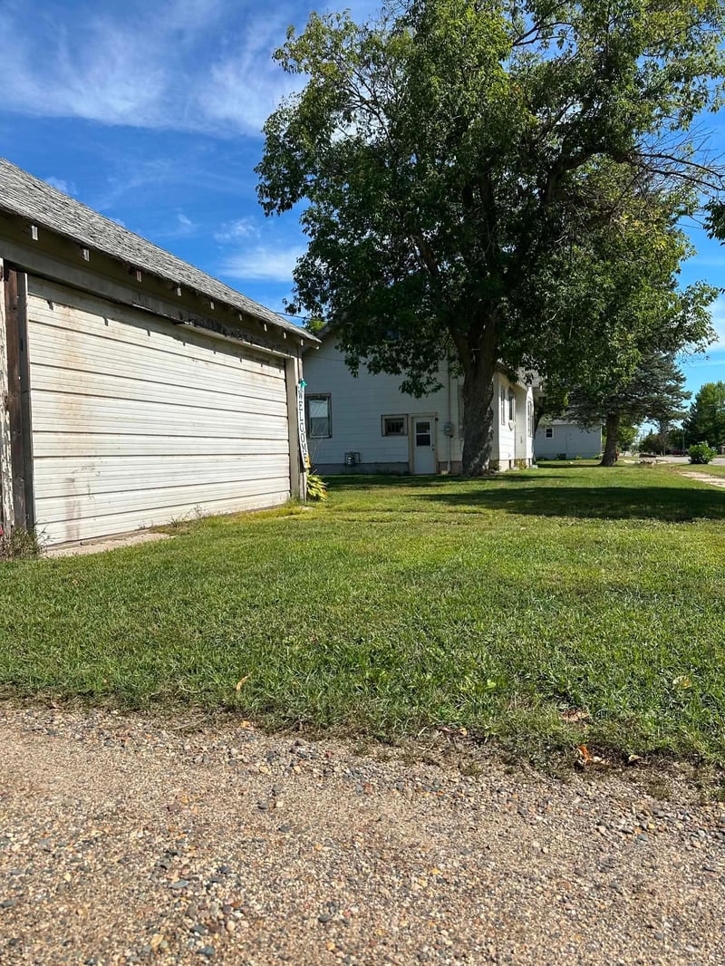 227 3rd St SW, Staples, MN 56479
