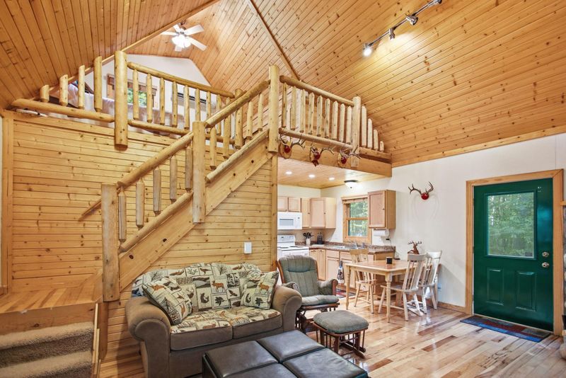 3801 Gaslyn Rd, Webster, WI 54893