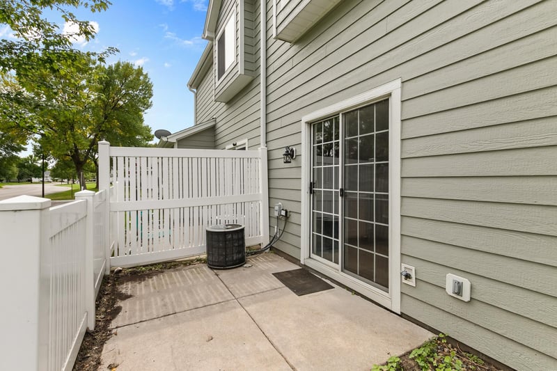 502 Mariner Way, Woodbury, MN 55129