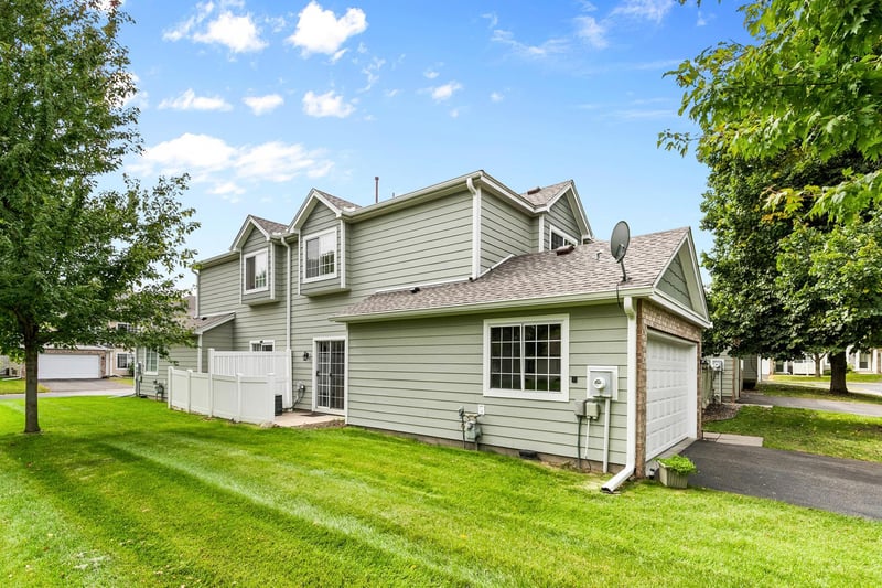 502 Mariner Way, Woodbury, MN 55129