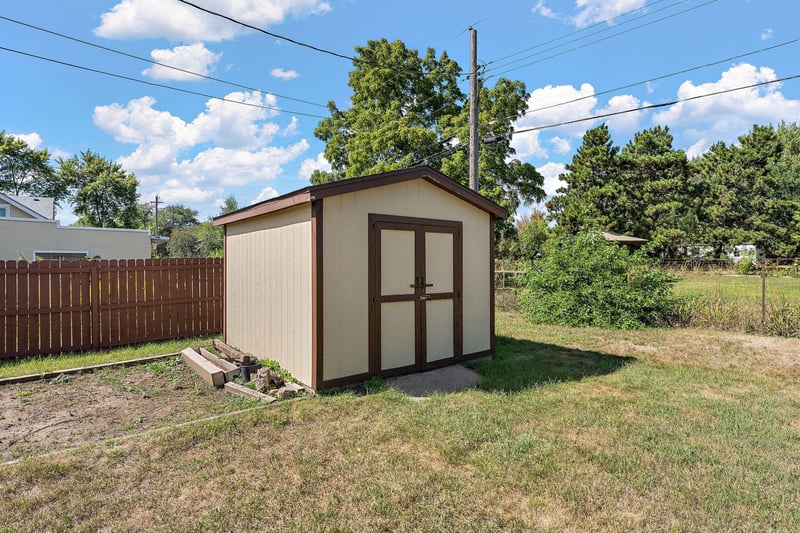 361 Eldridge Ave E, Maplewood, MN 55117