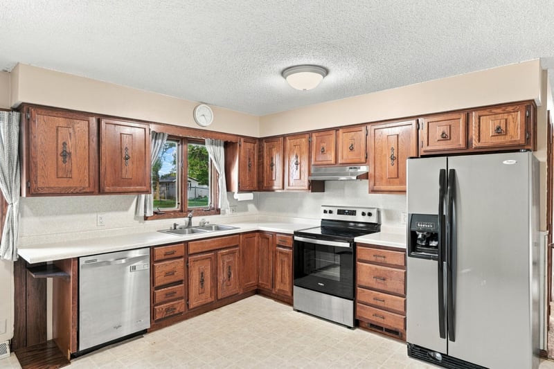 424 7th Ave S, Brownton, MN 55312