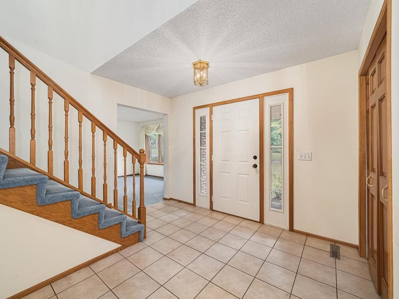 9508 Riverview Ave, Bloomington, MN 55425