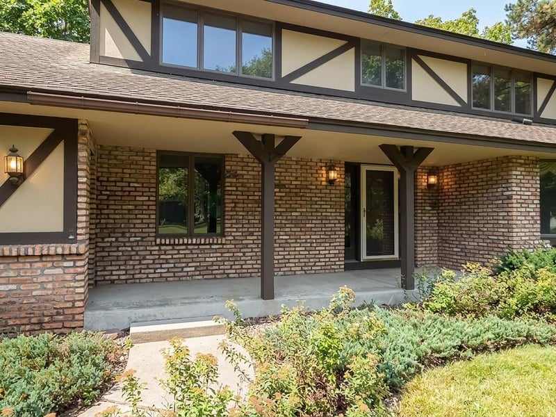 9508 Riverview Ave, Bloomington, MN 55425