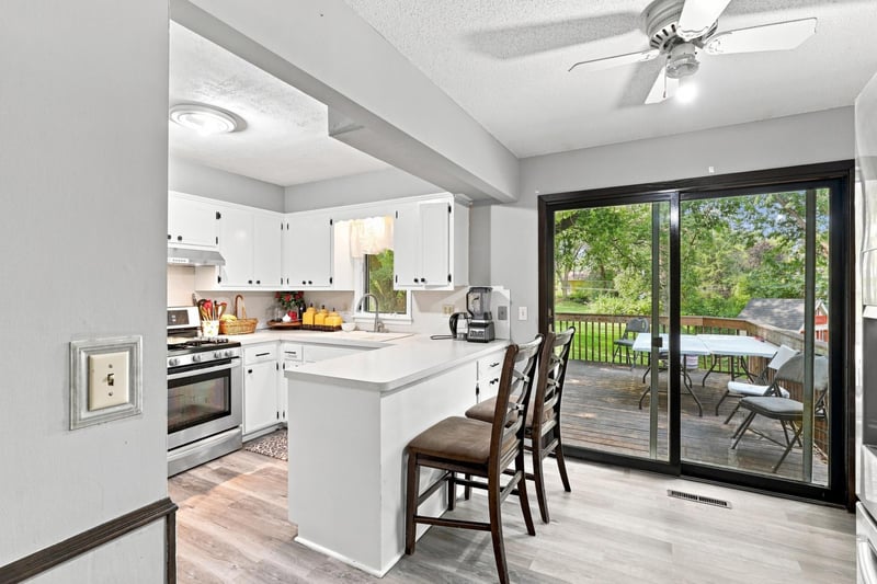 10048 Upton Rd, Bloomington, MN 55431