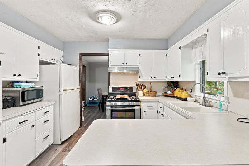 10048 Upton Rd, Bloomington, MN 55431