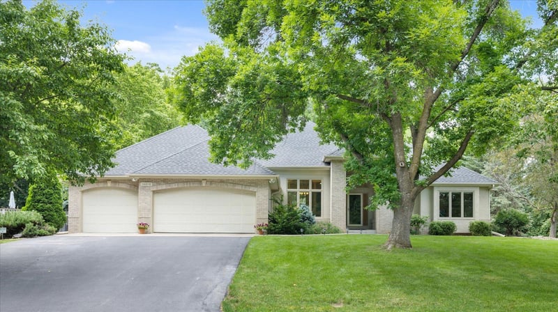 16010 45th Ave N, Plymouth, MN 55446