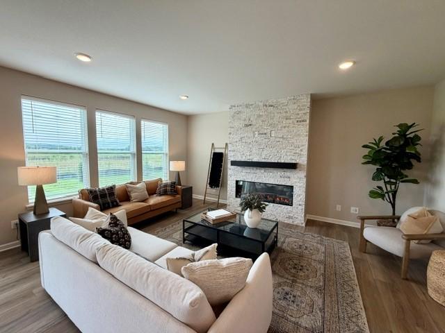 4633 Island Park Dr, Woodbury, MN 55129
