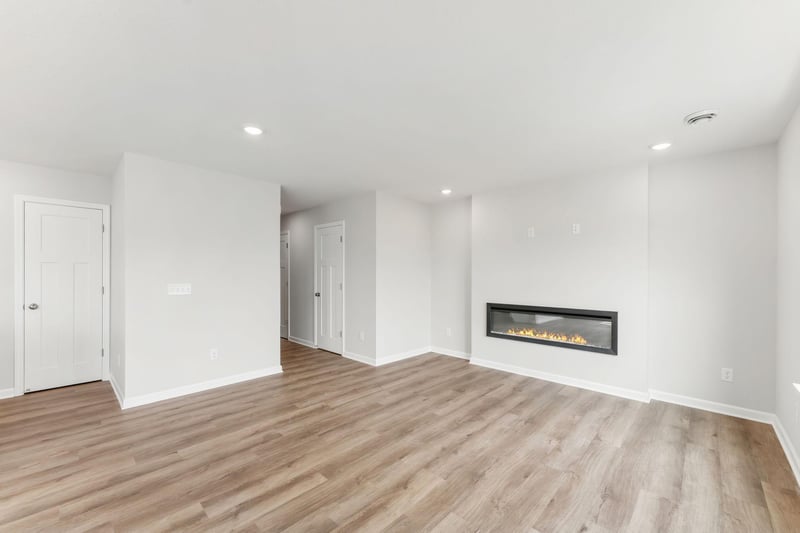 1055 Adamstown Dr, Rosemount, MN 55068