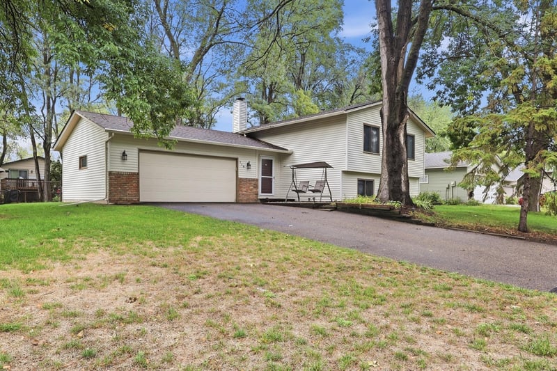 718 73rd Way N, Brooklyn Park, MN 55444