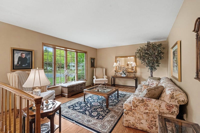 712 Highland Dr, New Prague, MN 56071