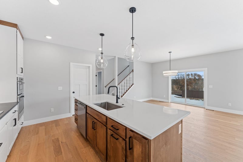 635 Parkside Ct, Eagan, MN 55123