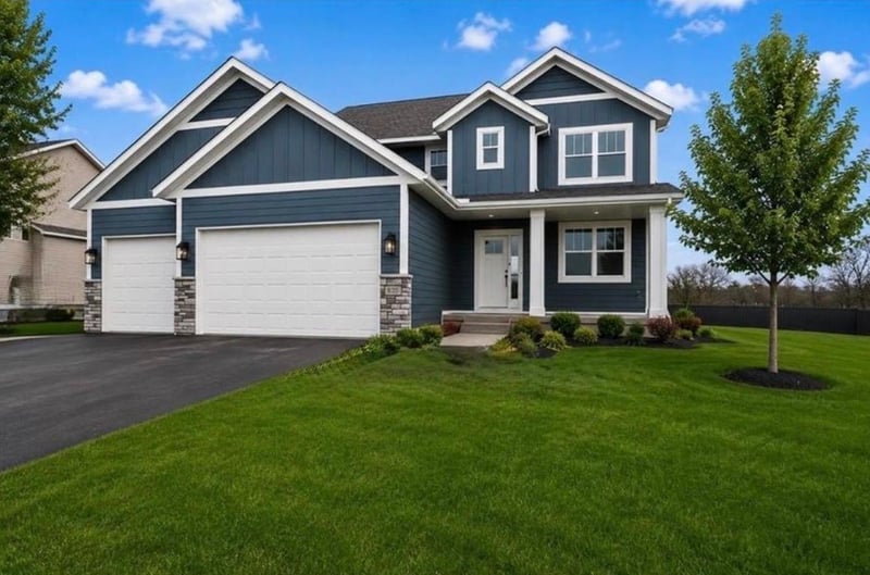 635 Parkside Ct, Eagan, MN 55123