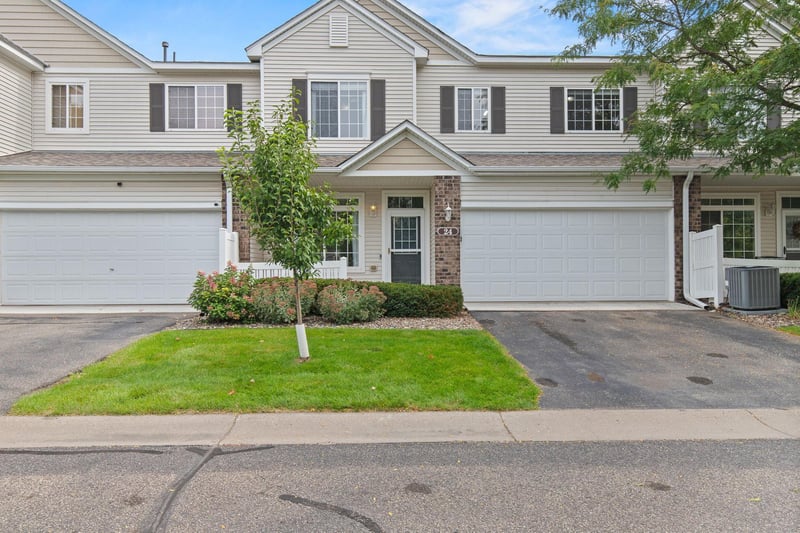 24 River Woods Dr W, Saint Paul Park, MN 55071