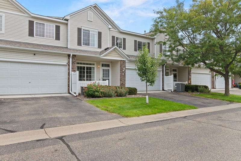 24 River Woods Dr W, Saint Paul Park, MN 55071