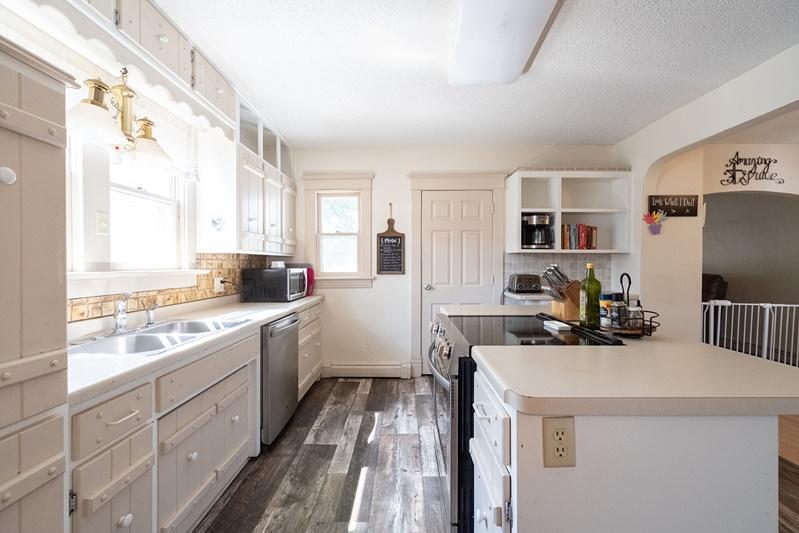 120 Division St N, Rice, MN 56367